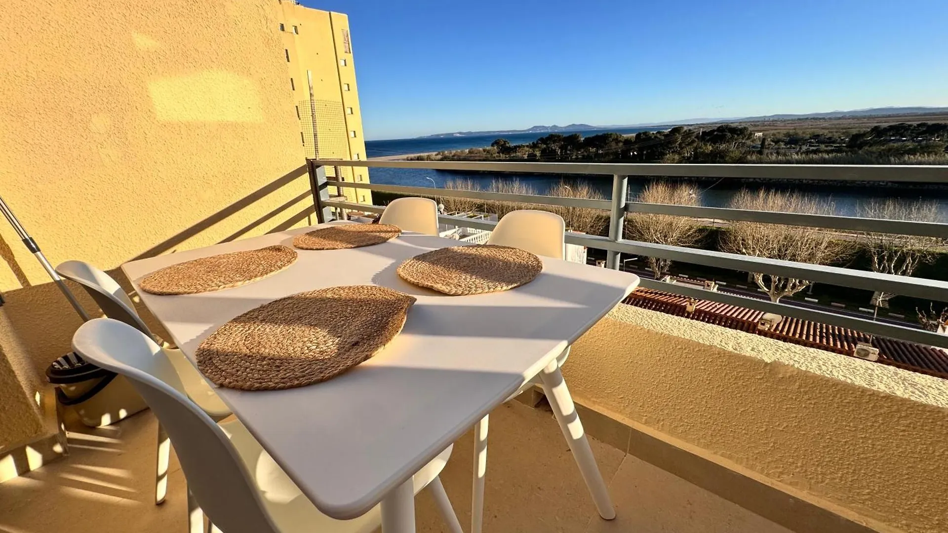 157-Empurialola-Apartamento Con Vistas Preciosas En Ampuriabrava 0*,  España