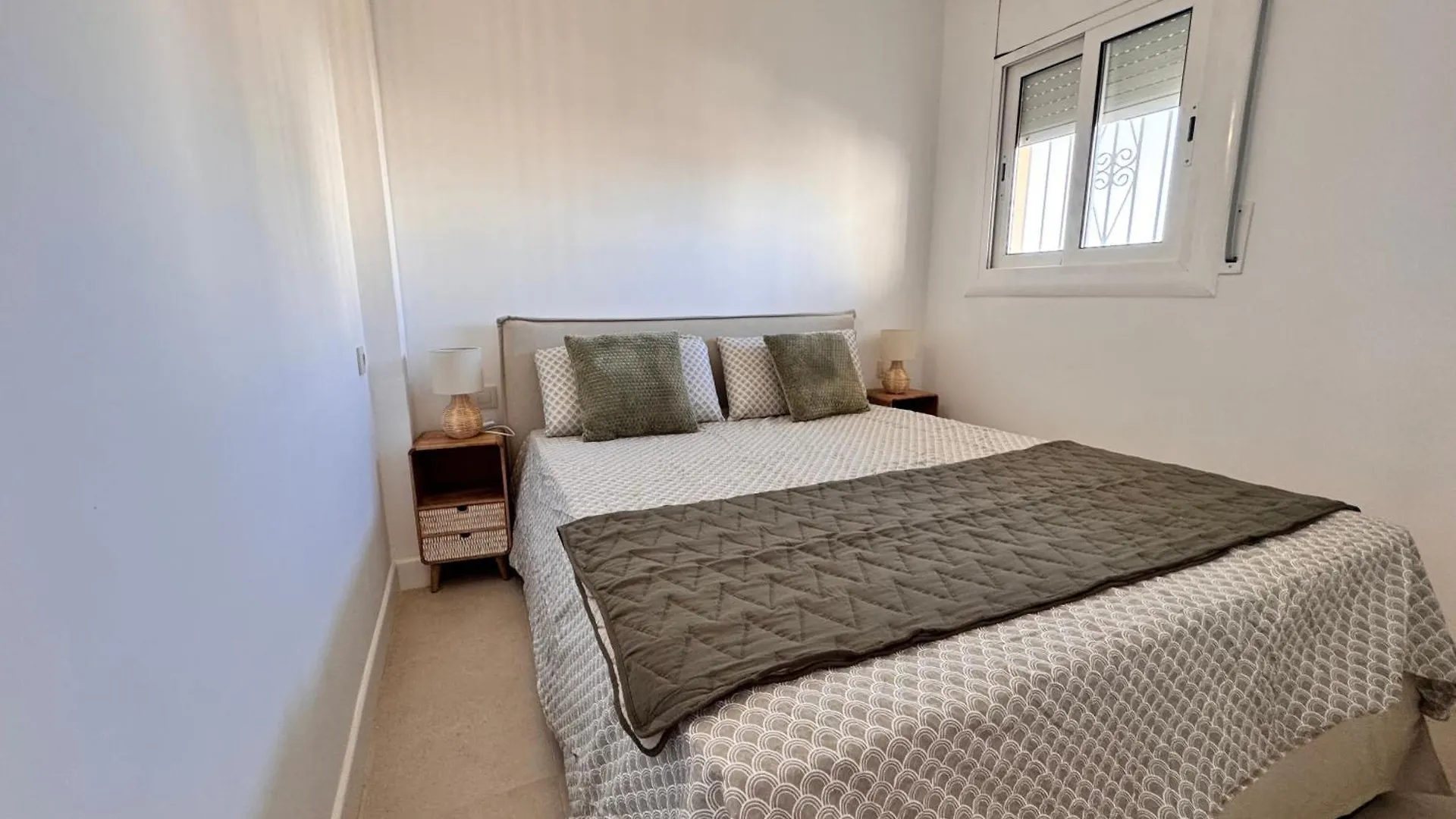 157-Empurialola-Apartamento Con Vistas Preciosas En Empuriabrava