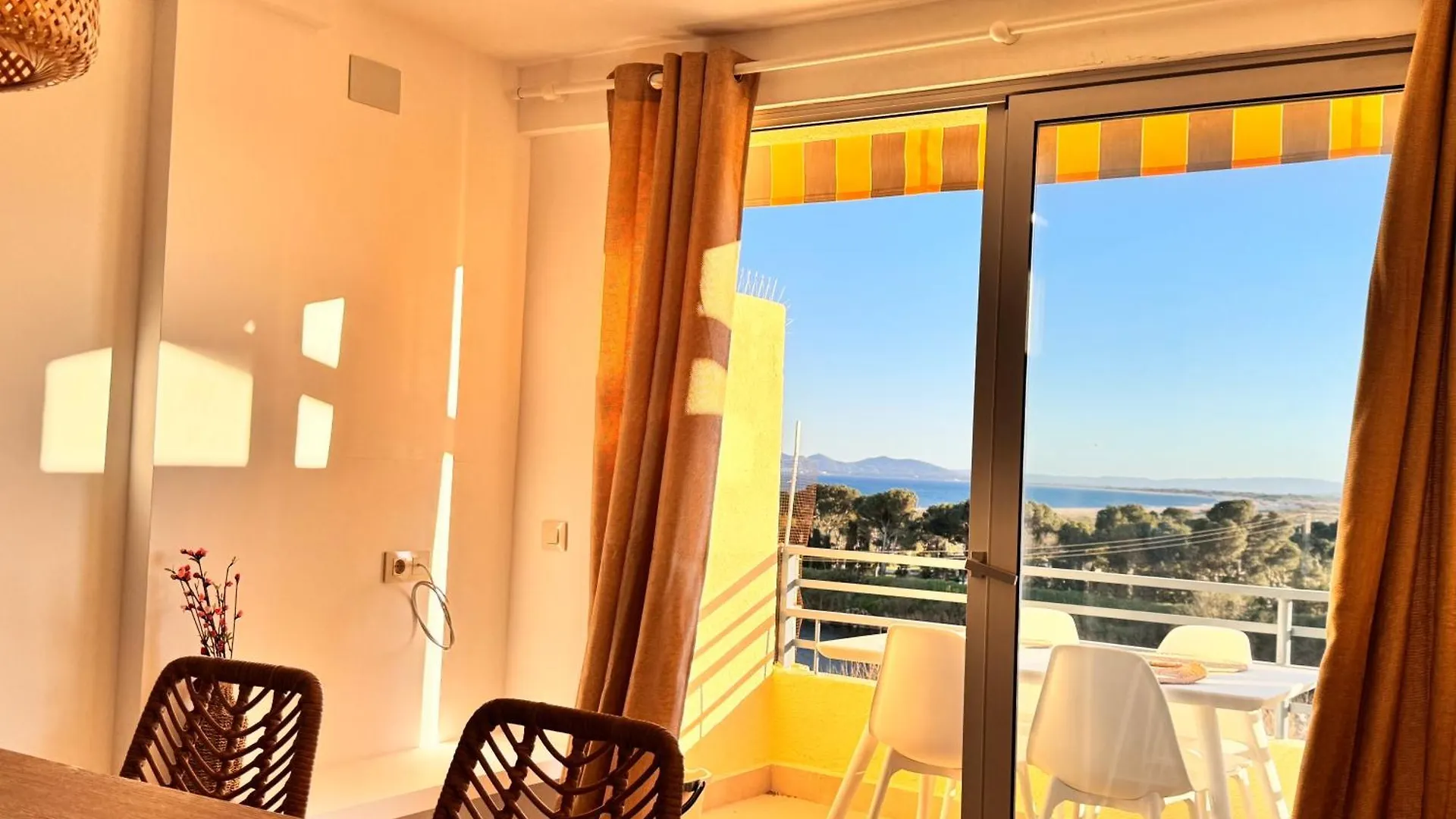 157-Empurialola-Apartamento Con Vistas Preciosas En Empuriabrava Apartment