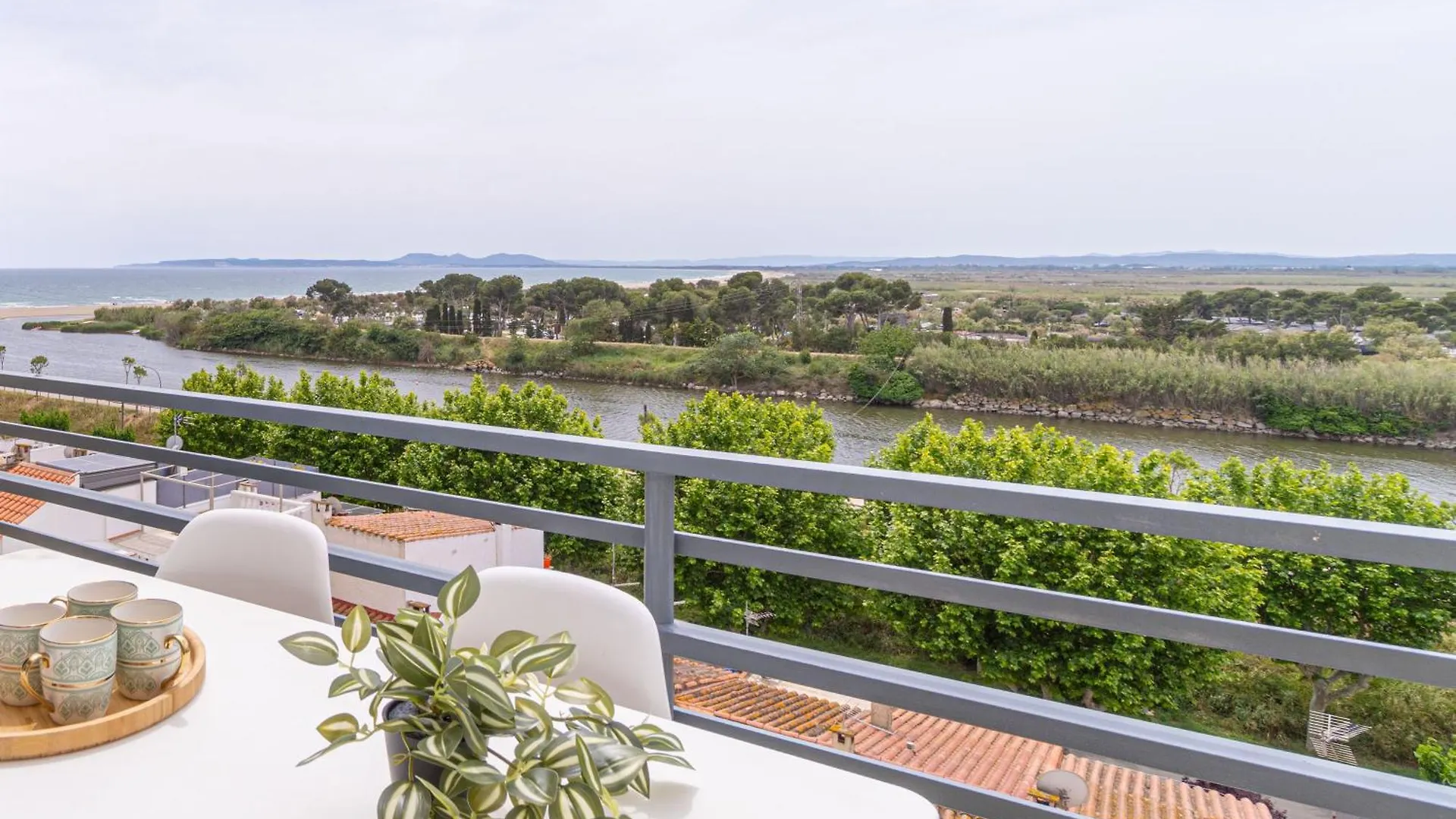 157-Empurialola-Apartamento Con Vistas Preciosas En Empuriabrava Apartment