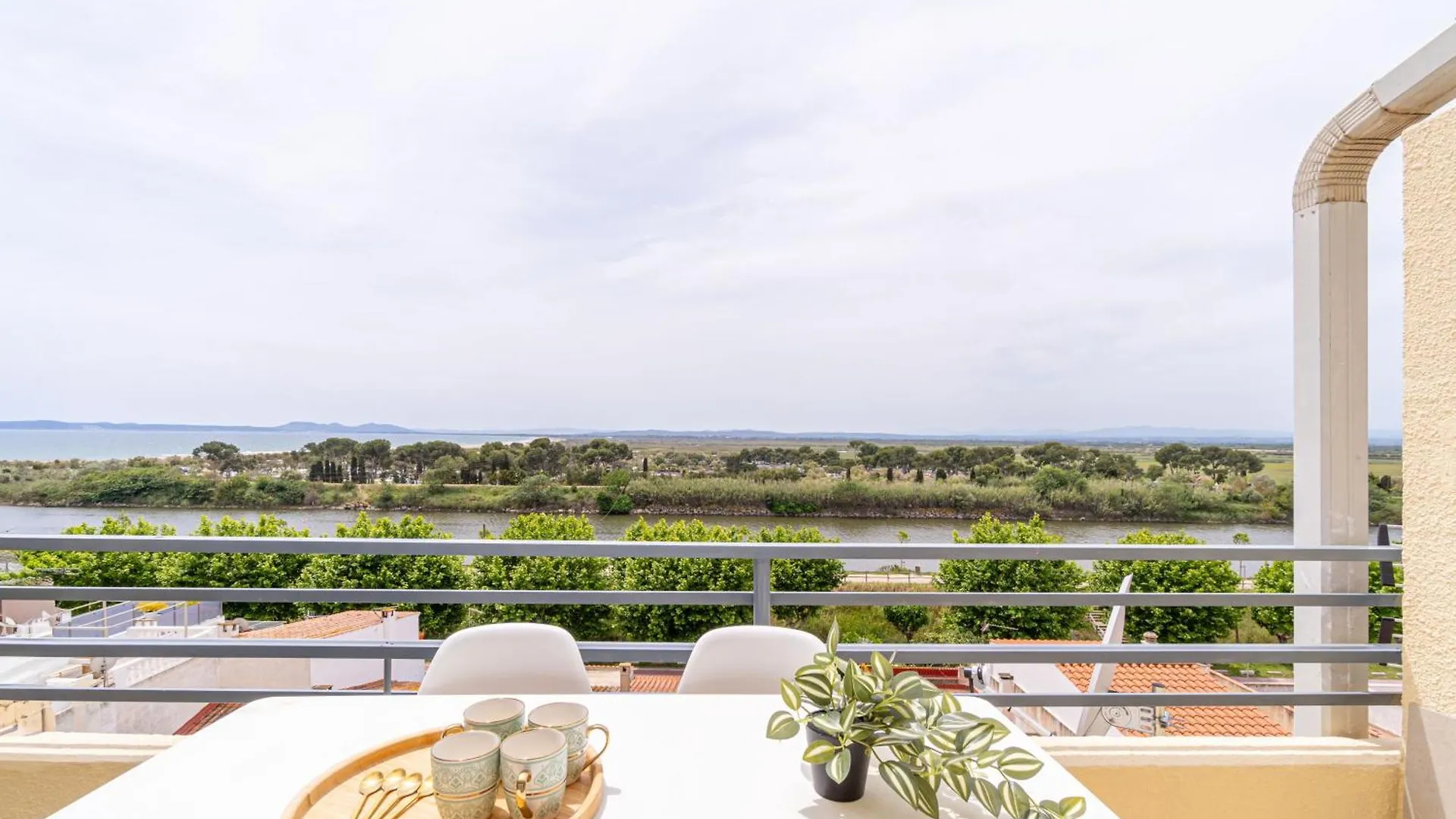 157-Empurialola-Apartamento Con Vistas Preciosas En Empuriabrava location