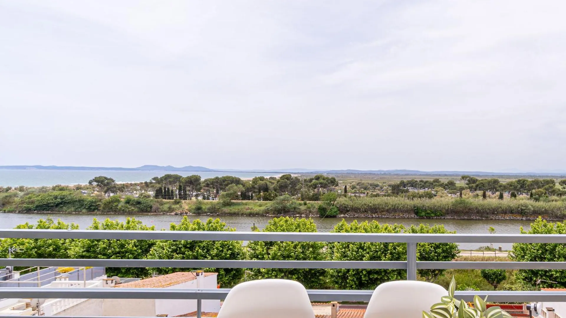 157-Empurialola-Apartamento Con Vistas Preciosas En Empuriabrava 0*,
